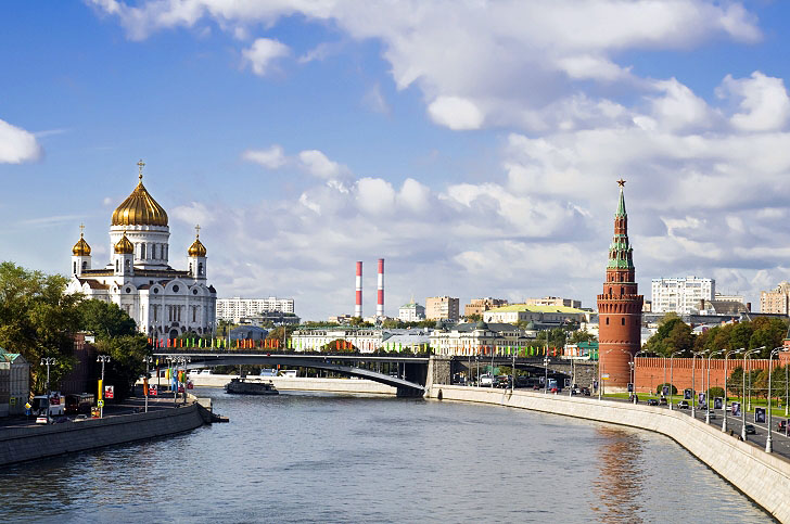 River Moskva Flowing Through Moscow