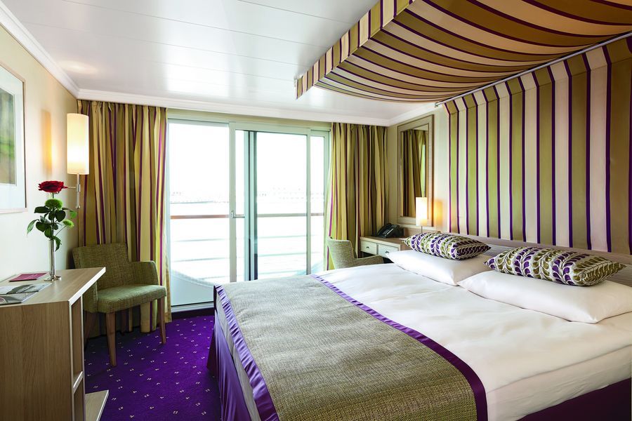 A-ROSA FLORA-stateroom-