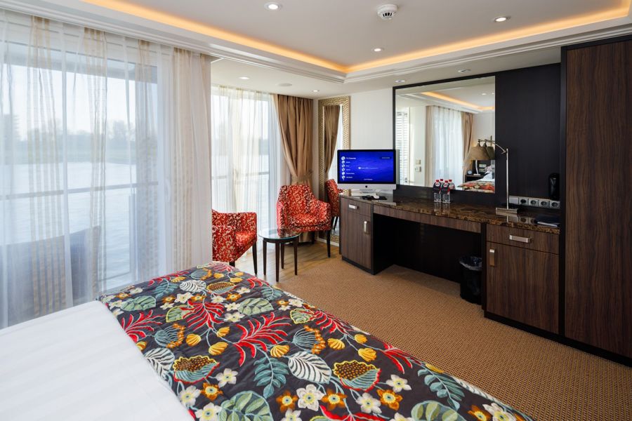 AmaSiena-stateroom-