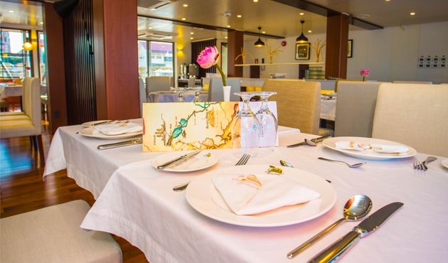 RV Indochine II-dining-Restaurant