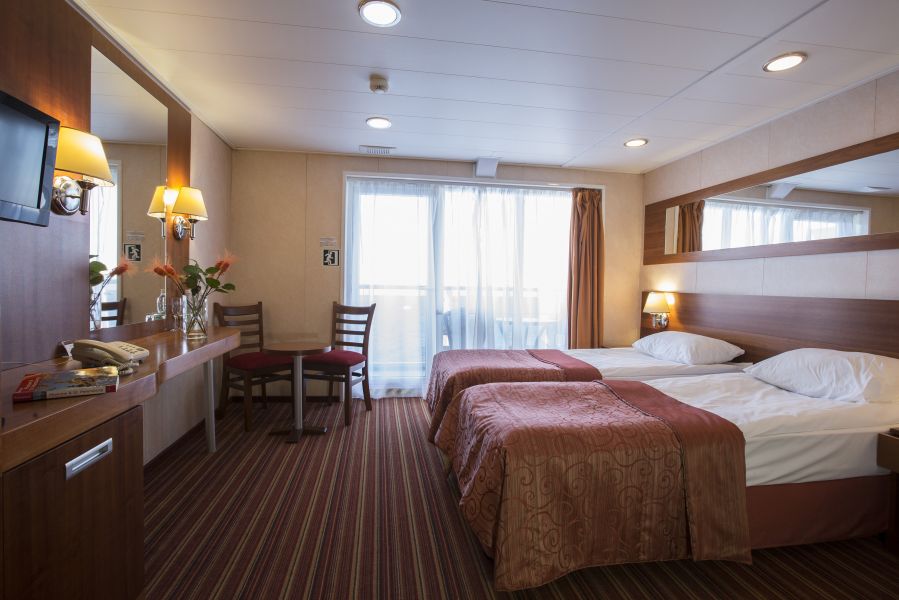 Rostropovitch-stateroom-Suites with balcony