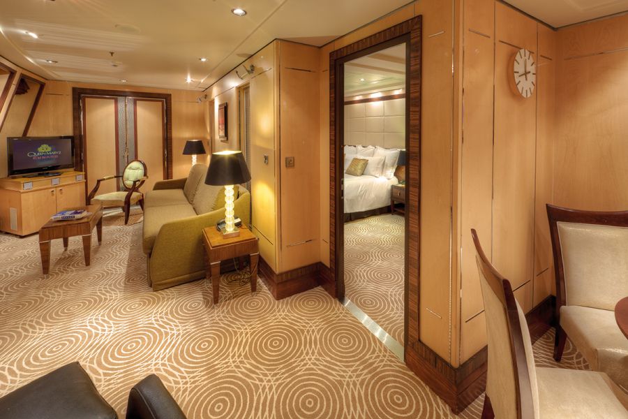 Queen Mary 2-stateroom-Royal Suites 