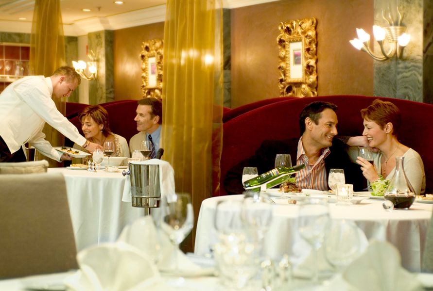 Queen Mary 2-dining-
