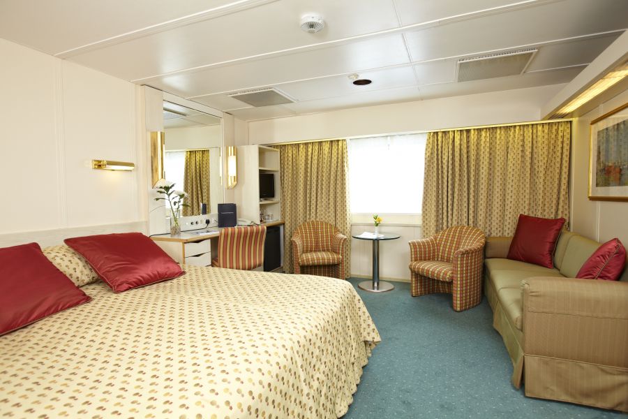 Black Watch-stateroom-Superior Outside Cabin