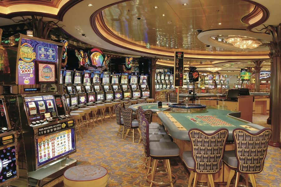 Jewel of the Seas-entertaiment-Casino Royale