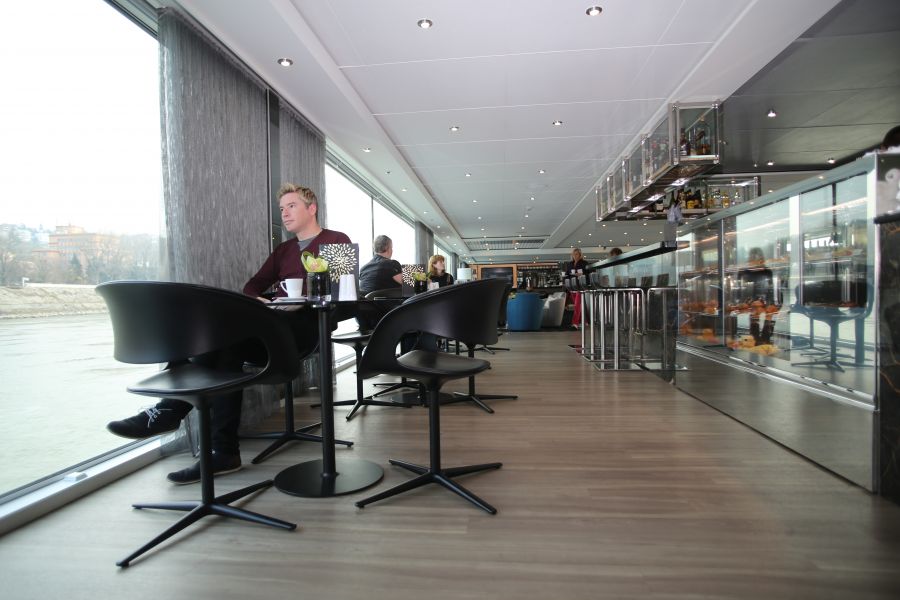 Scenic Crystal-dining-