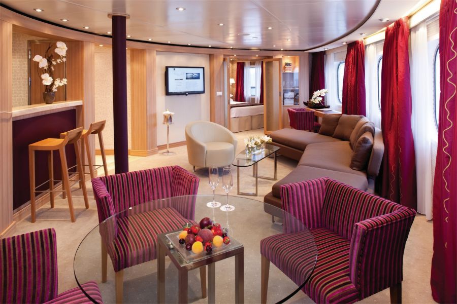 Seabourn Odyssey-stateroom-Owner's Suite