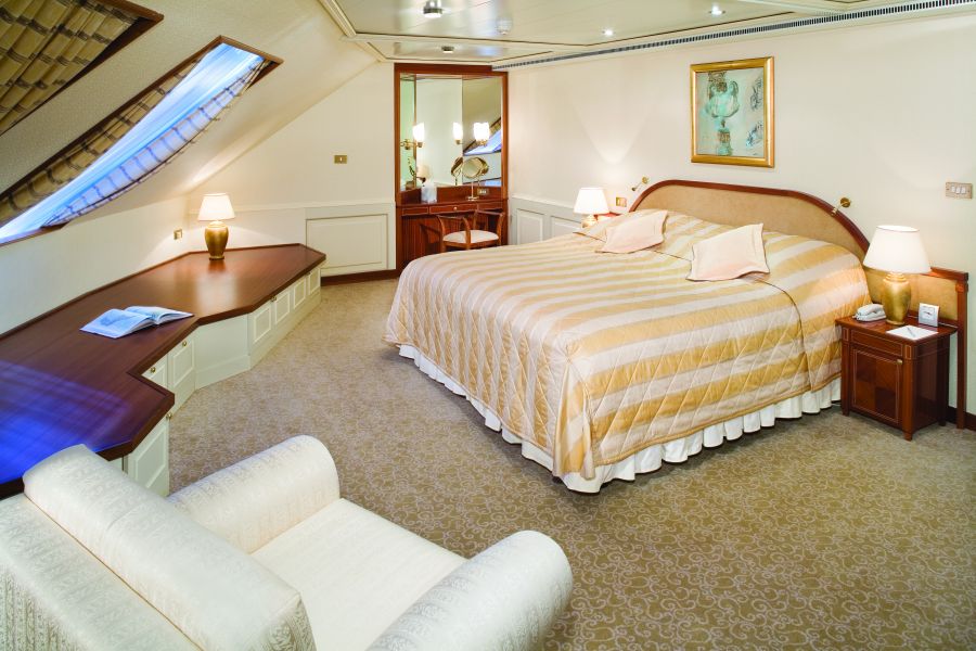Silver Whisper-stateroom-Grand Suites