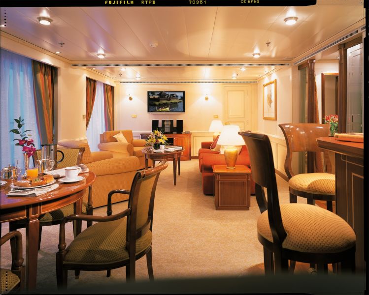 Silver Whisper-stateroom-Owner's Suites