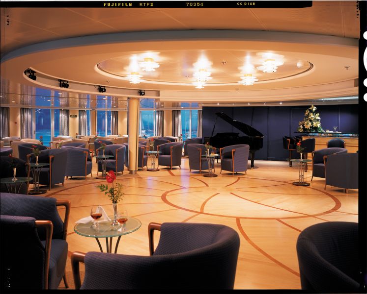 Silver Whisper-entertainment-The Panorama Lounge
