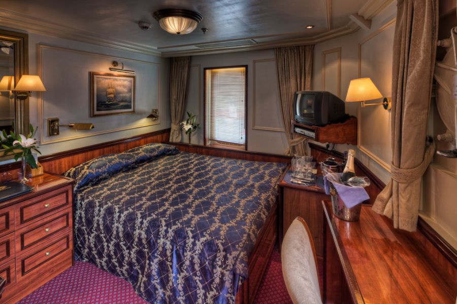 Royal Clipper-stateroom-