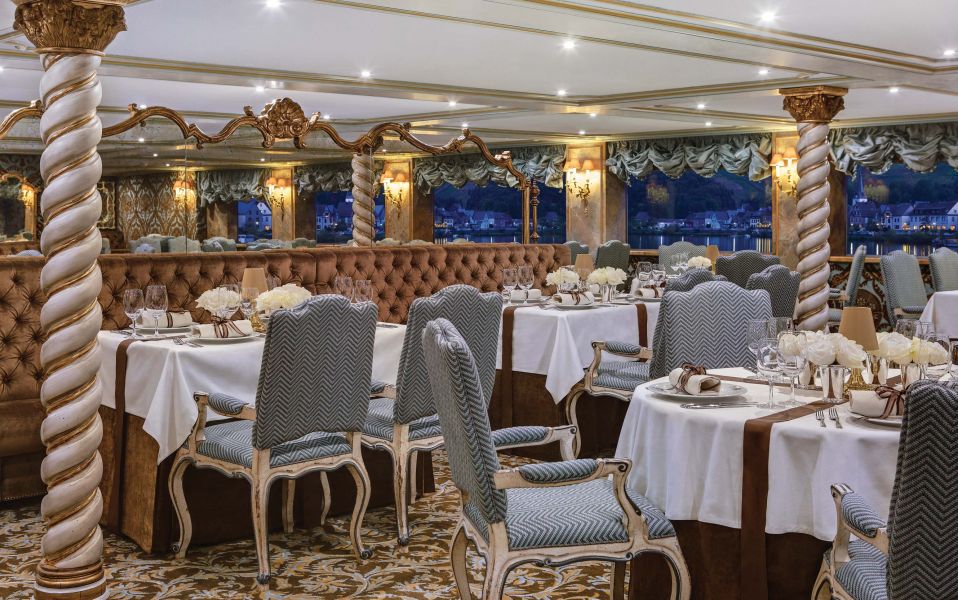 S.S. Maria Theresa-dining-