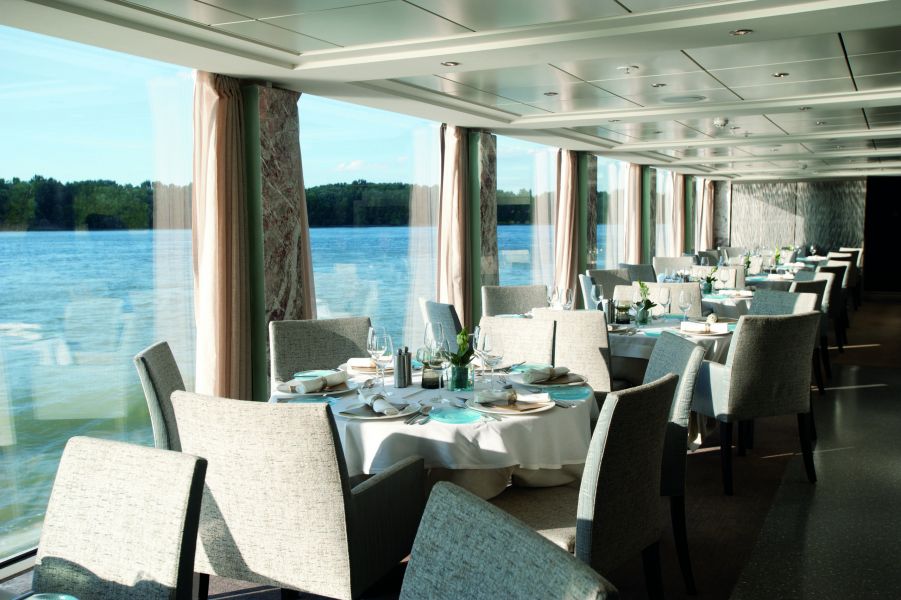 Viking Aegir-dining-