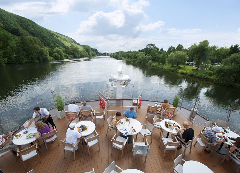 Viking Njord-dining-